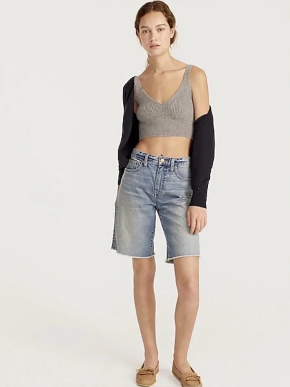 J. CREW Women’s Long Denim SHORTS in Norwalk Wash Raw Hem Size 27 Style AV252